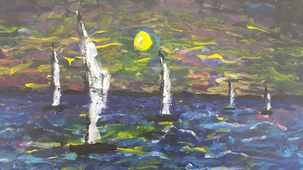"Żaglówki na morzu") - praca przedstawia po horyzont żaglówki z białymi żaglami. W morzu i na niebie rozchodzą się barwy zachodzącego słońca
