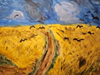 Praca przedstawia żółte pola przedzielone drogą. Na tle niebieskiego nieba i pól czarne kruki