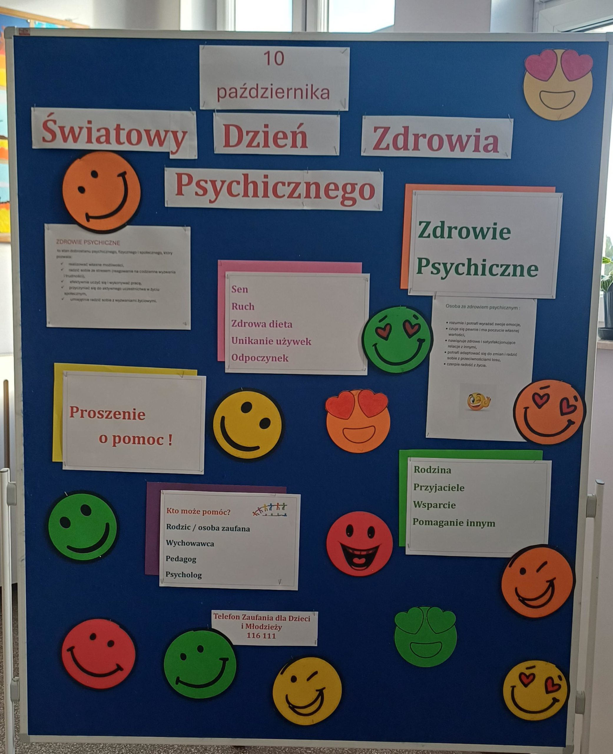 tablica z hasłami dotyczącymi Światowego Dnia Zdrowia psychicznego