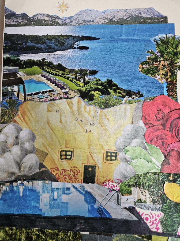 W terenie z kwiatami i palmą budynek inspirowany piaszczystymi górami. Za budynkiem morze a na linii horyzontu góry